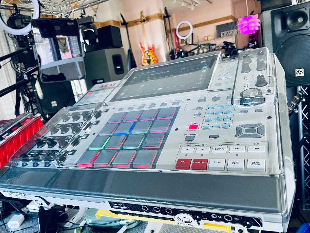AKAI MPC X SE DISKセーバー付 (ほぼ未使用品) 即発送!!