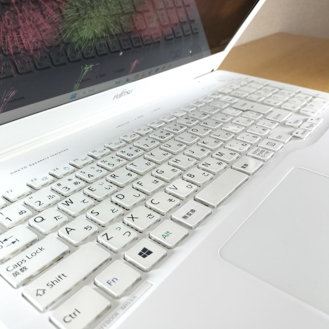 富士通 ノートパソコン Corei7 Windows11 SSD メモリ16GB