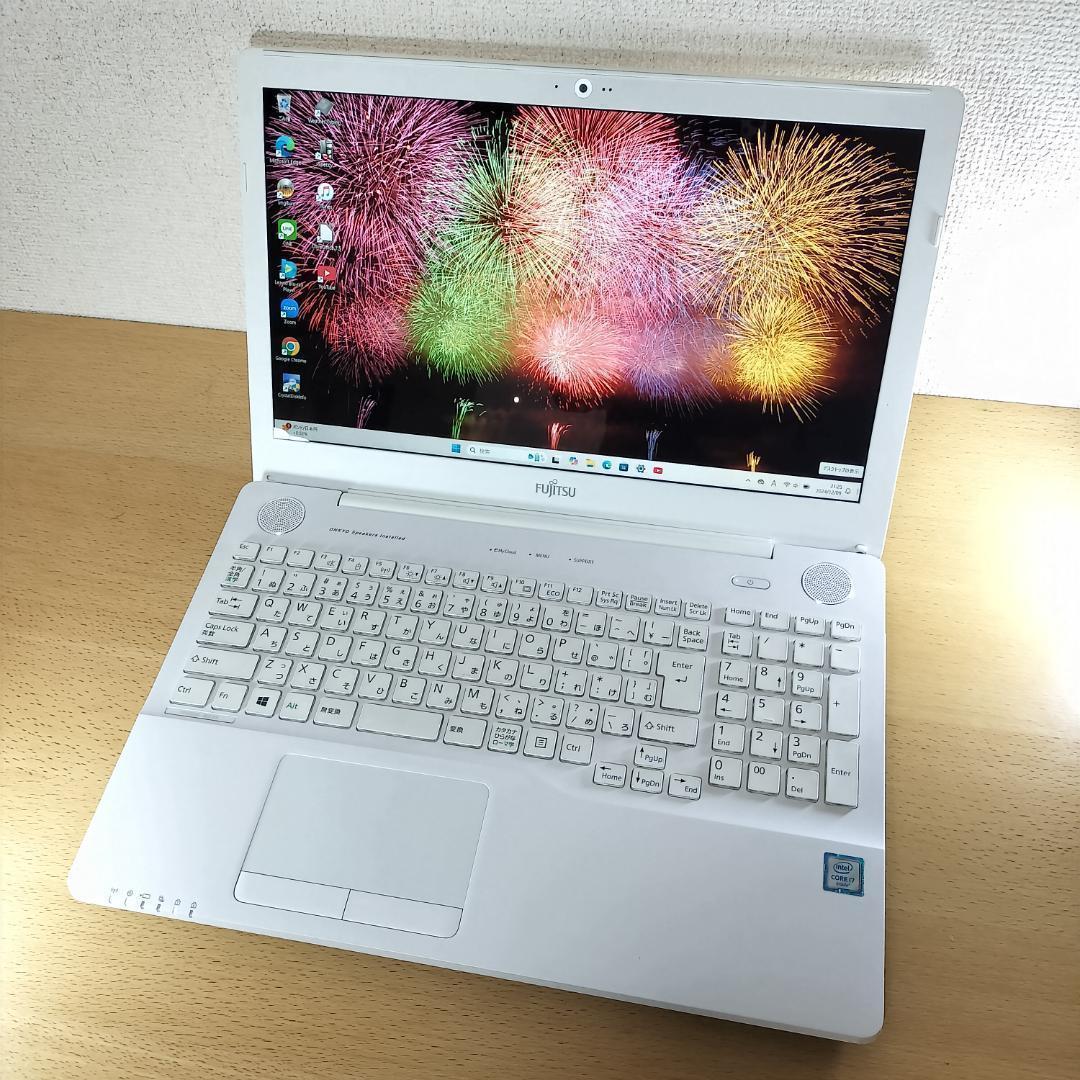 富士通 ノートパソコン Corei7 Windows11 SSD メモリ16GB