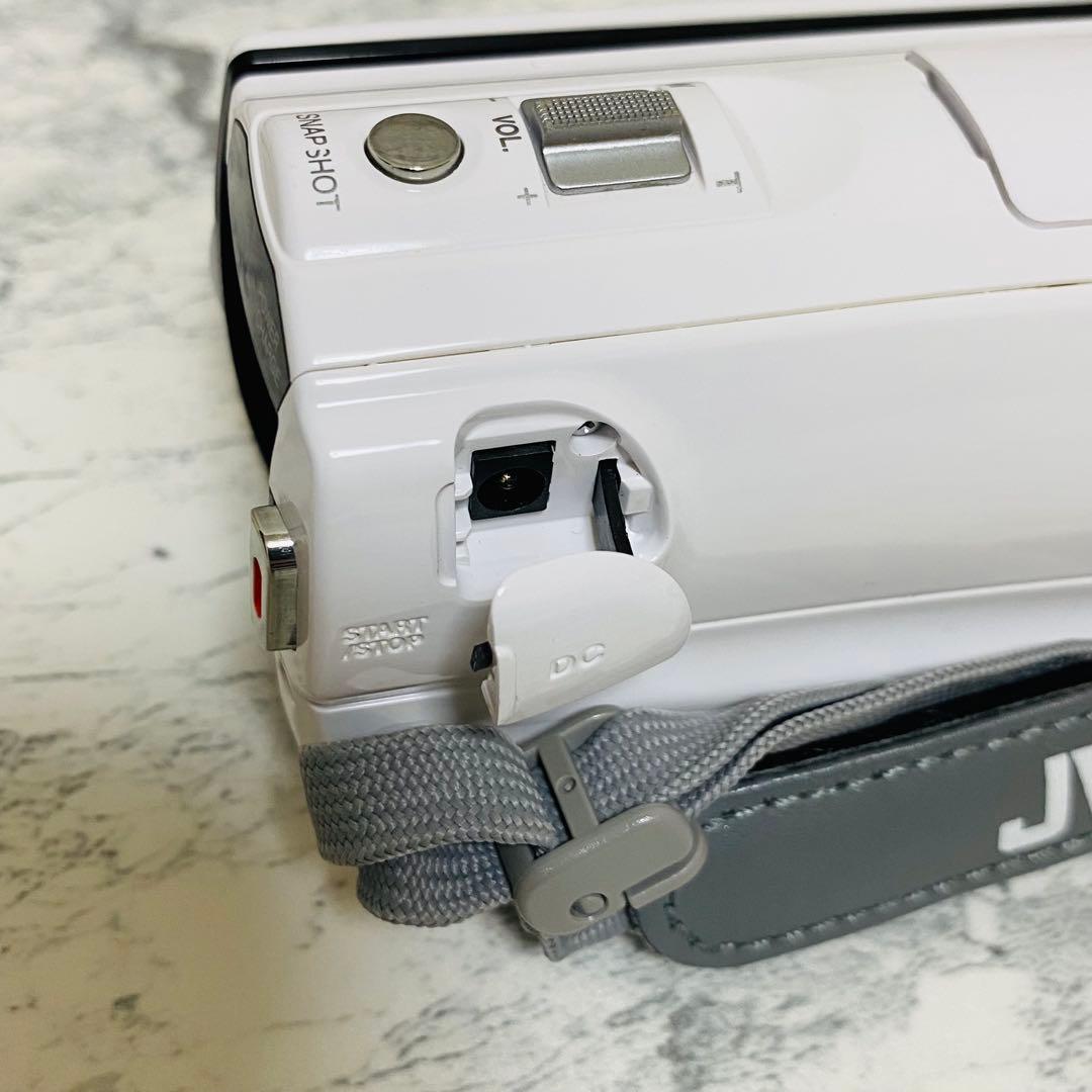 JVC ビデオカメラ GZ-E765-W Everio エブリオ 2014年製