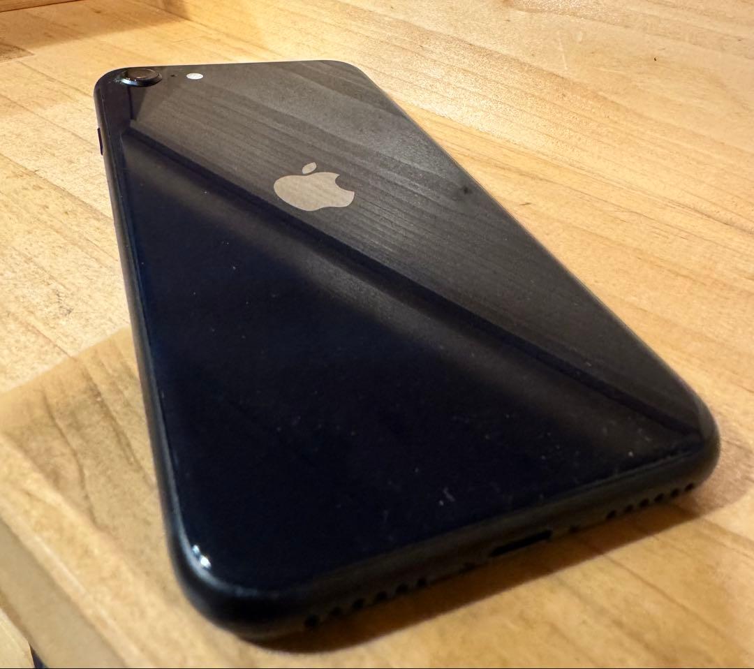 Apple iPhone se第3世代 64GB SIMフリー