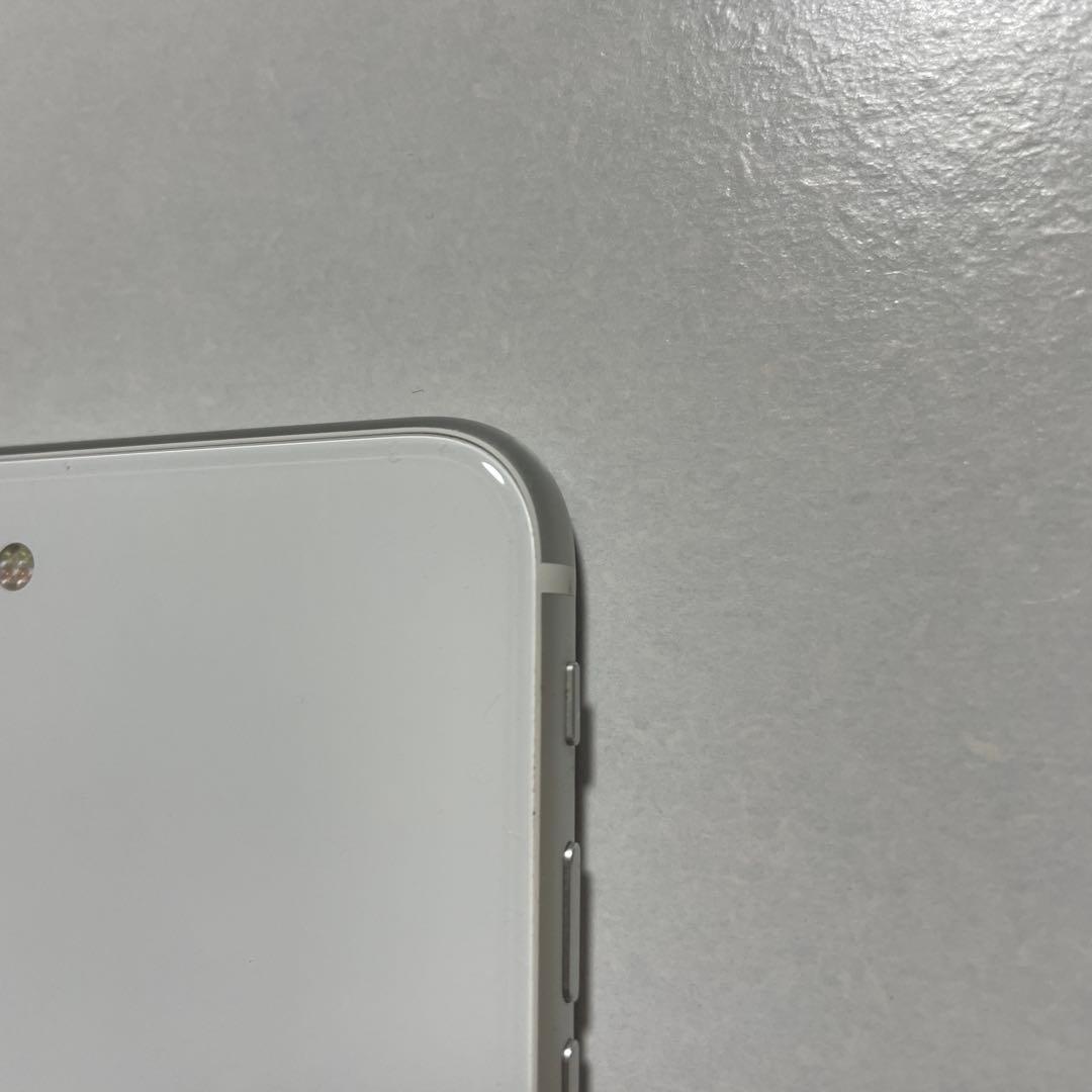 【美品】iPhone SE 第二世代 64gb フィルム・カバー装着 【箱付き】