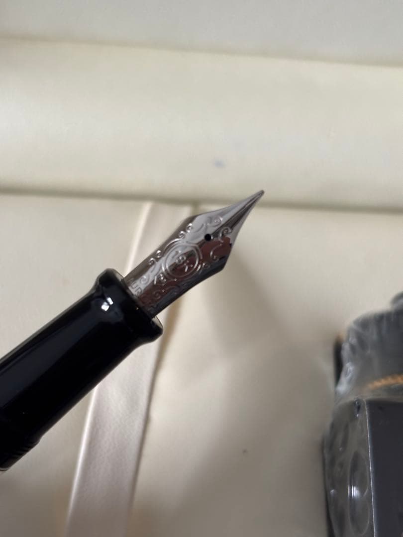 アウロラ万年筆　Optima 365 Fニブ　箱付きAurora 限定