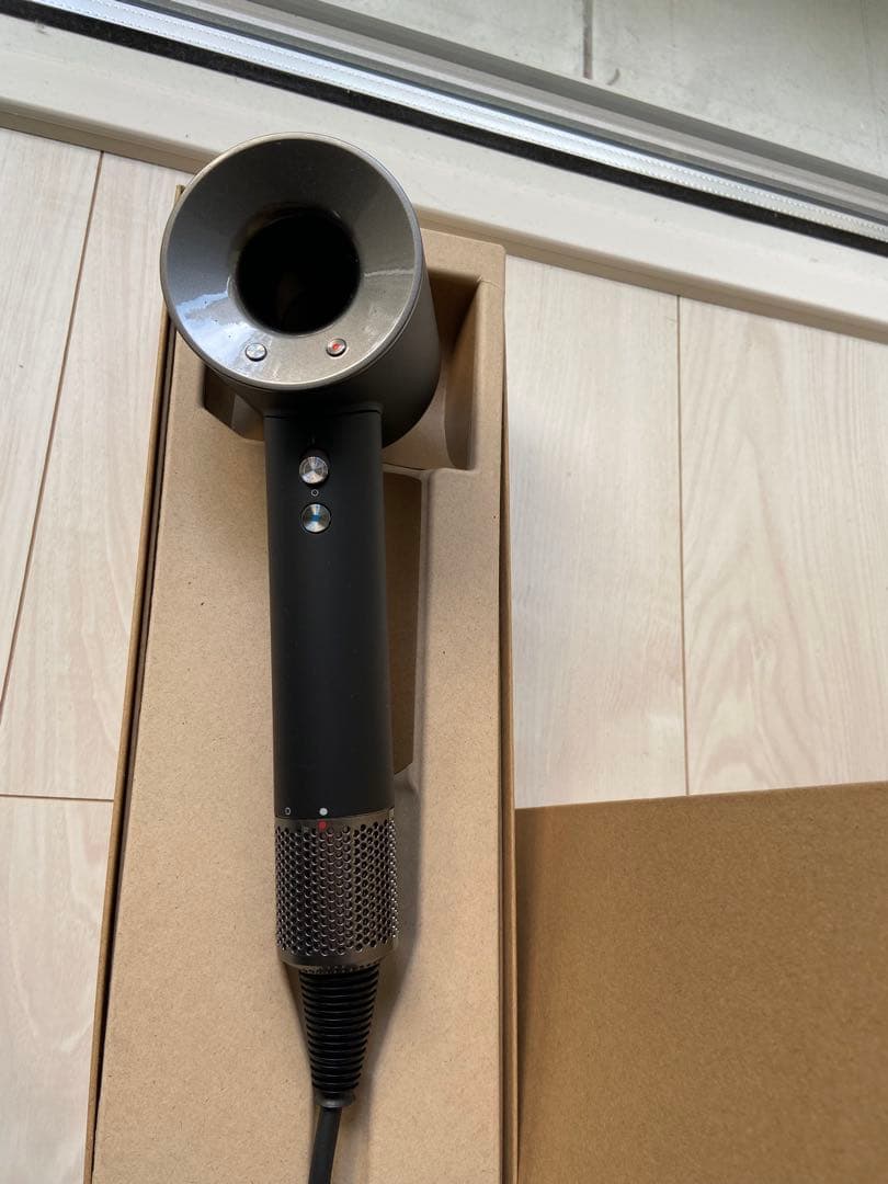 超美品　Dyson Supersonic ヘアドライヤー HD08 ブラック