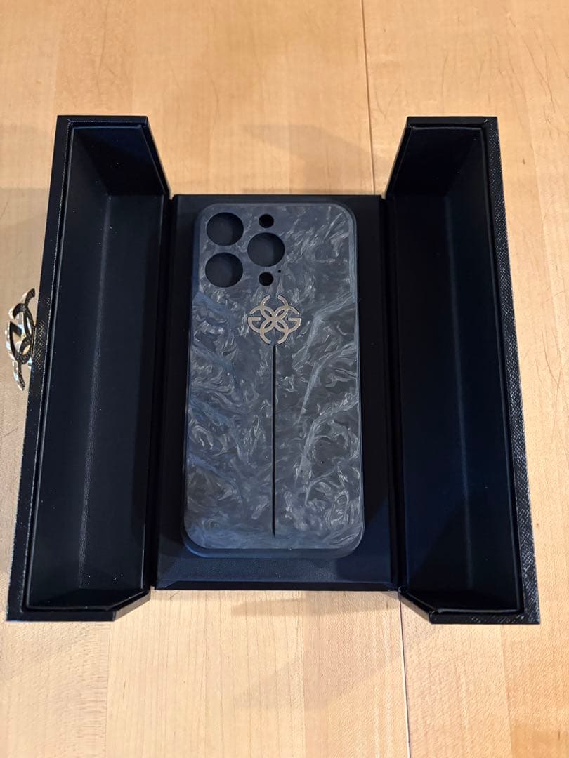 新品60％offゴールデンコンセプトiPhone16 PRO用カーボンケース