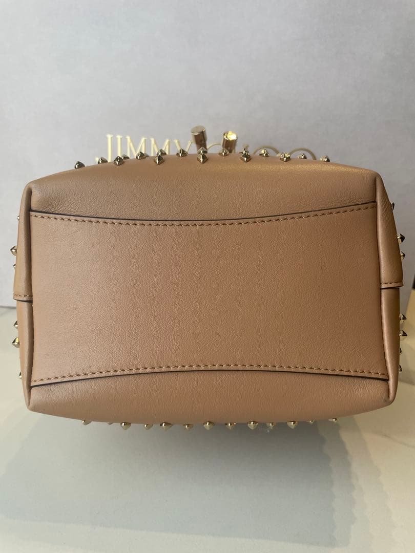 Jimmy Choo ボンボンスタッズ付きバケットバッグほぼ未使用