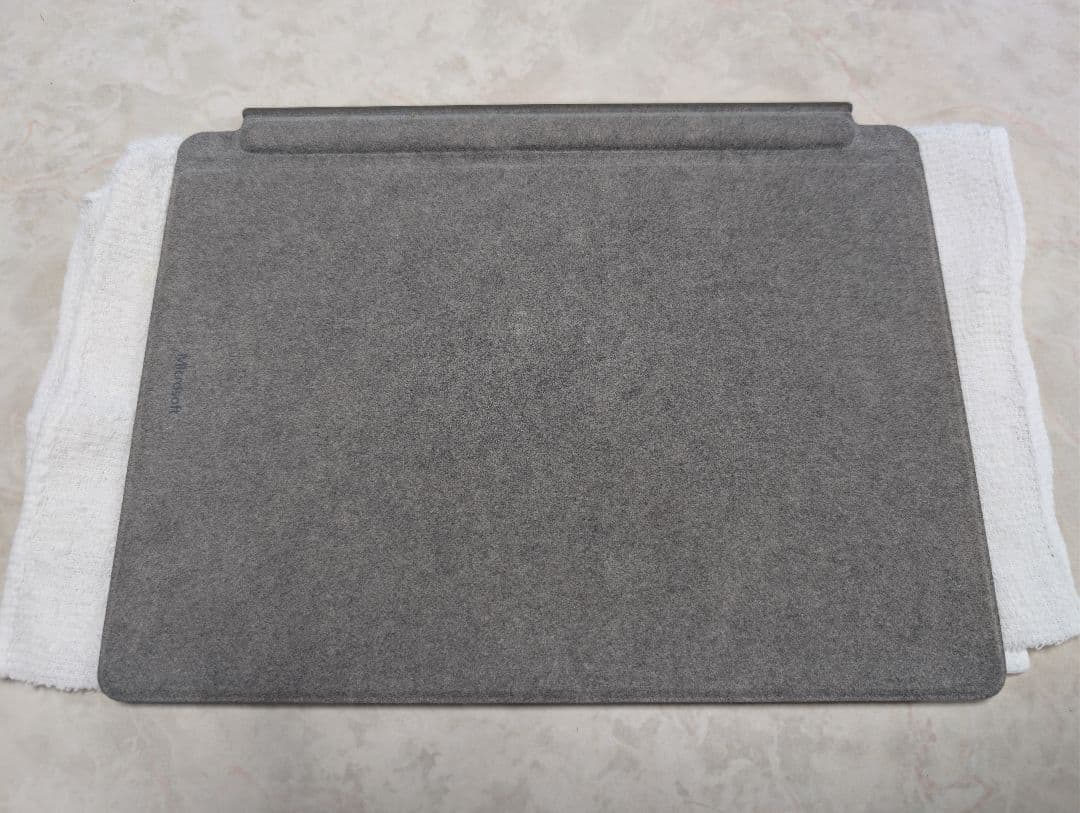Microsoft Surface Pro 8 - プラチナ