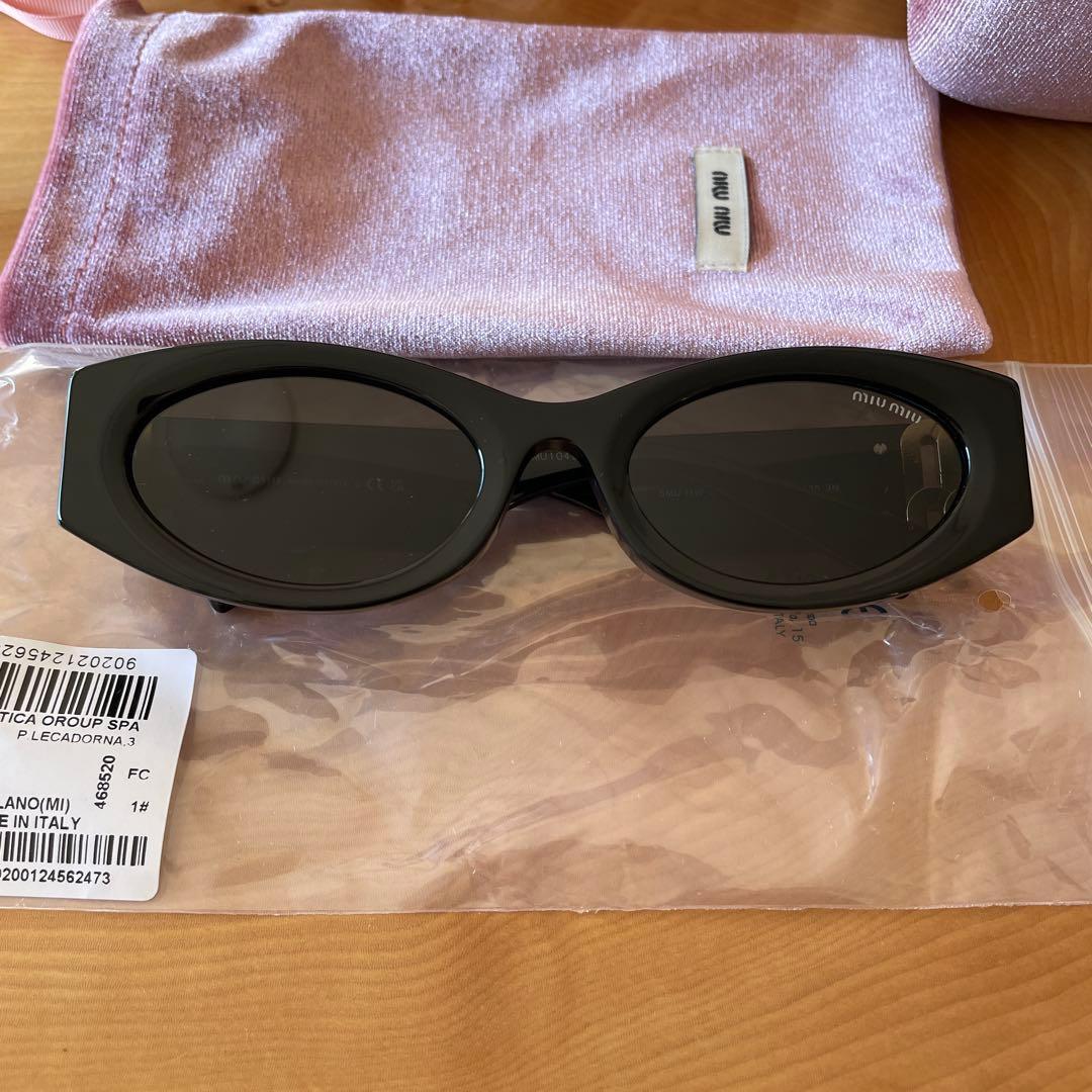 miu miu ブラック キャットアイサングラス