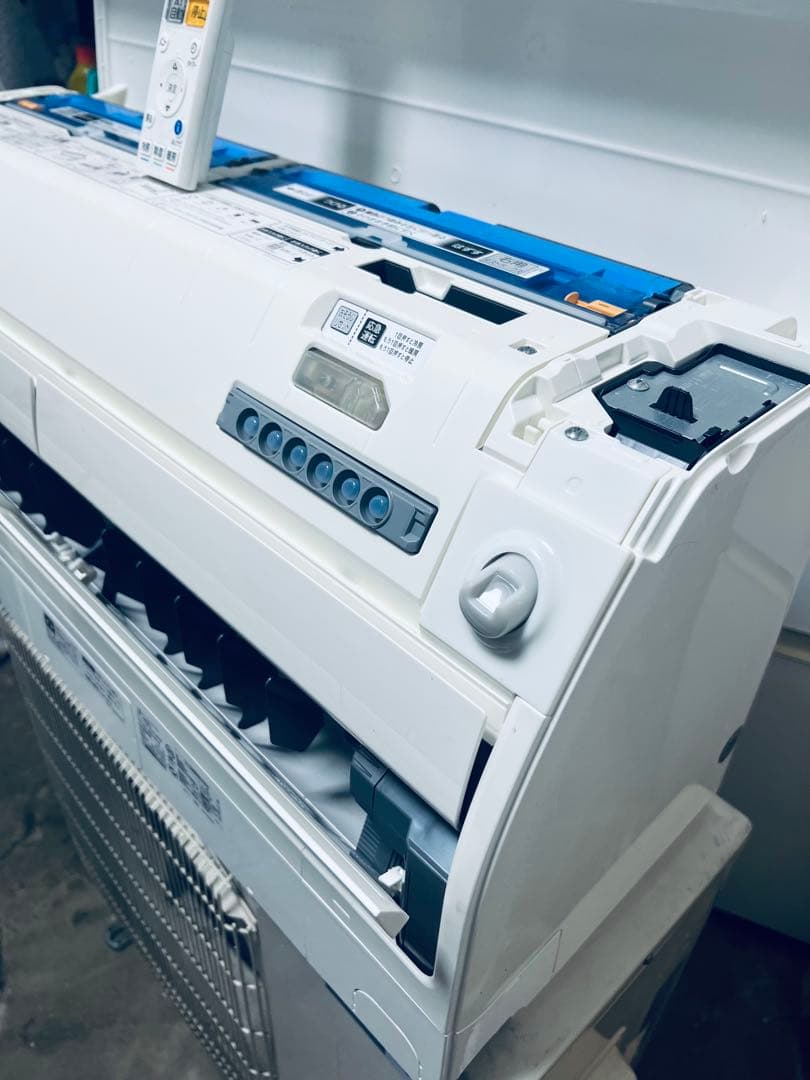 三菱ルームエアコン MSZ-ZW6319S-W 、200V、主に20畳用。