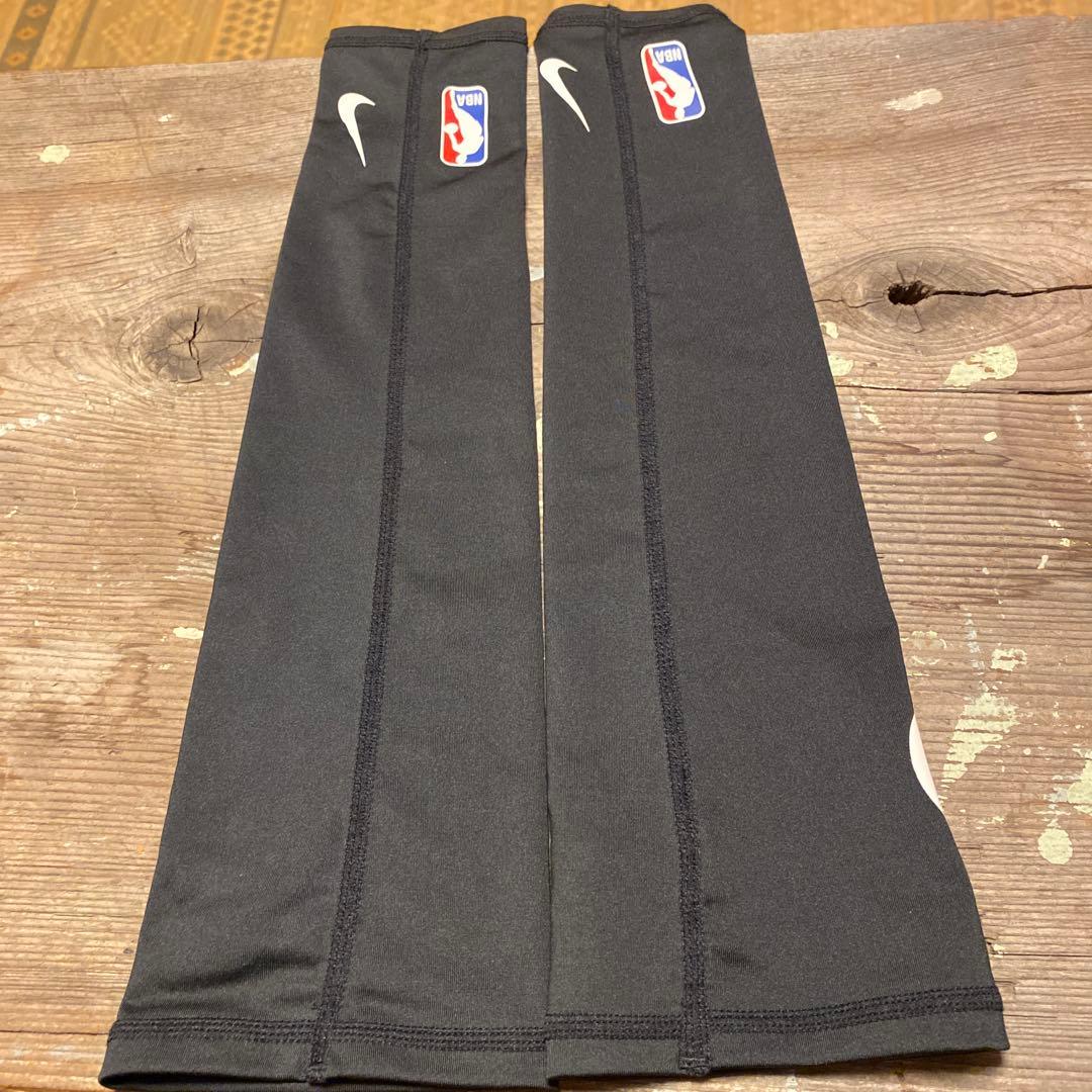 supreme nike アームウォーマー　日焼け防止