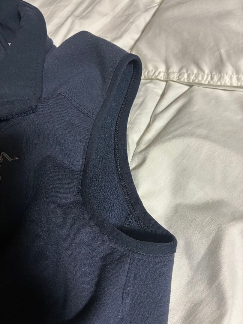 アークテリクス　カイヤナイトベスト　メンズs ネイビー　kyanite vest