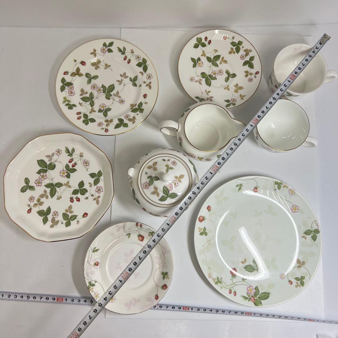 ウエッジウッド　ワイルドストロベリー　カップ&ソーサ、プレートセット