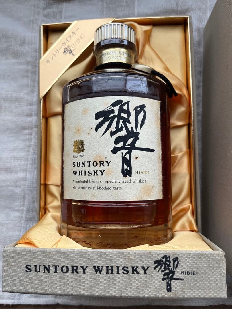 未開封　サントリー　ウイスキー 響　古酒　ゴールドラベル