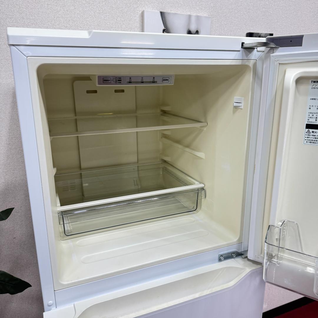 都内23区配送無料ツインバード冷蔵庫2018年製　真ん中のドア冷蔵、冷凍切替可能