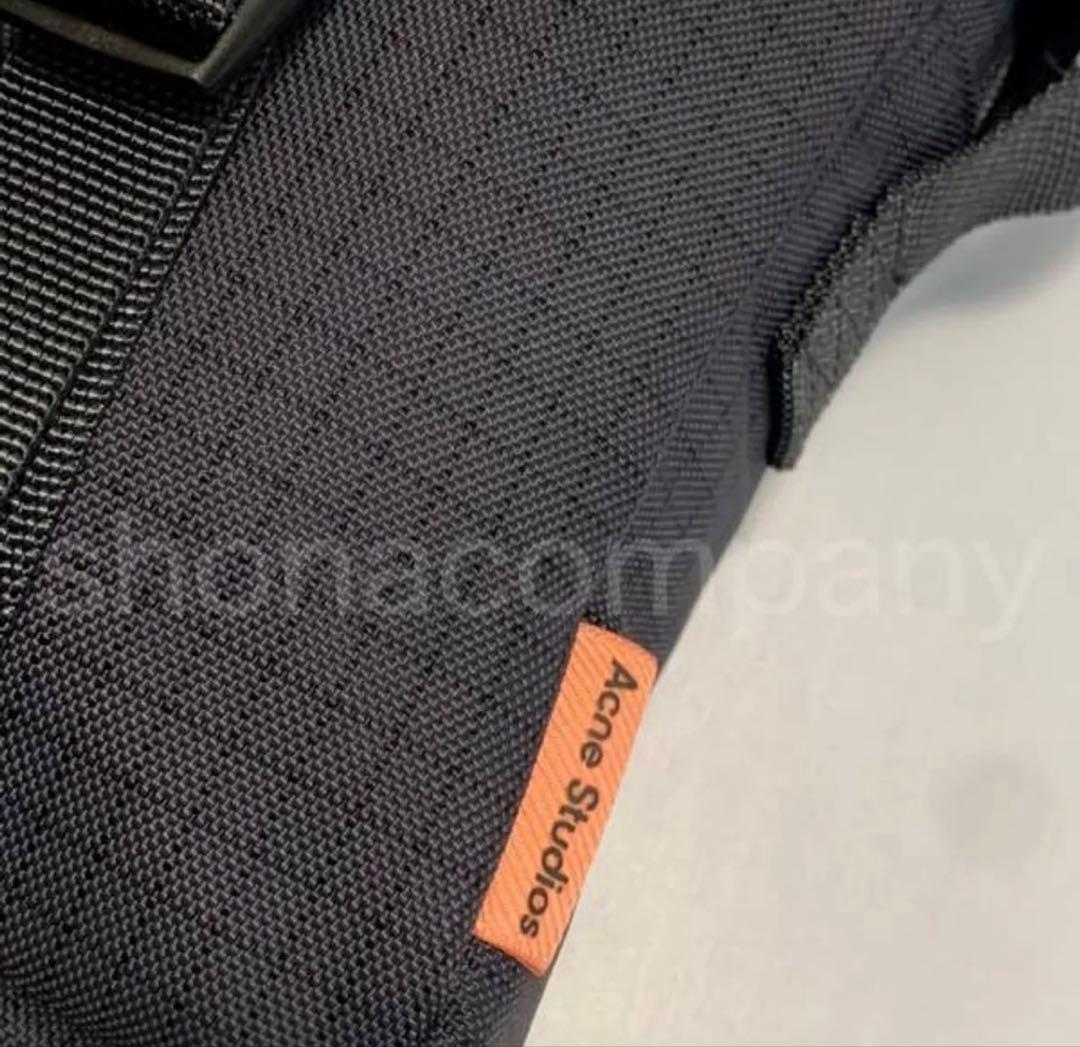 ブラック ショルダーバッグ