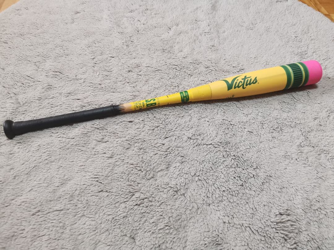 【今日だけこの価格】Victus ペンシルバット 82cm 少年用 　新品級