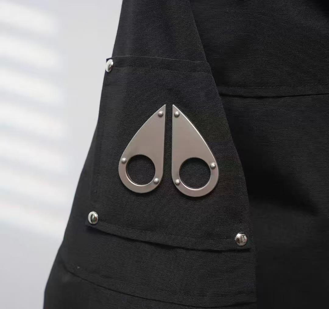 MOOSE KNUCKLESブラックダウンジャケット ファー付き