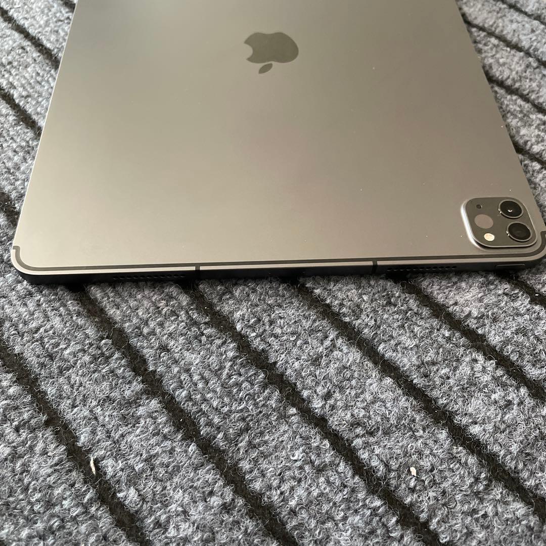 31【オススメ！】 iPad Pro 12.9 5世代 128GB グレイ