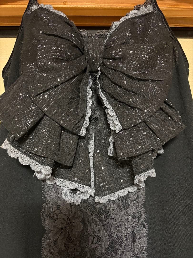 axes femmeラメbigリボンキャミソール