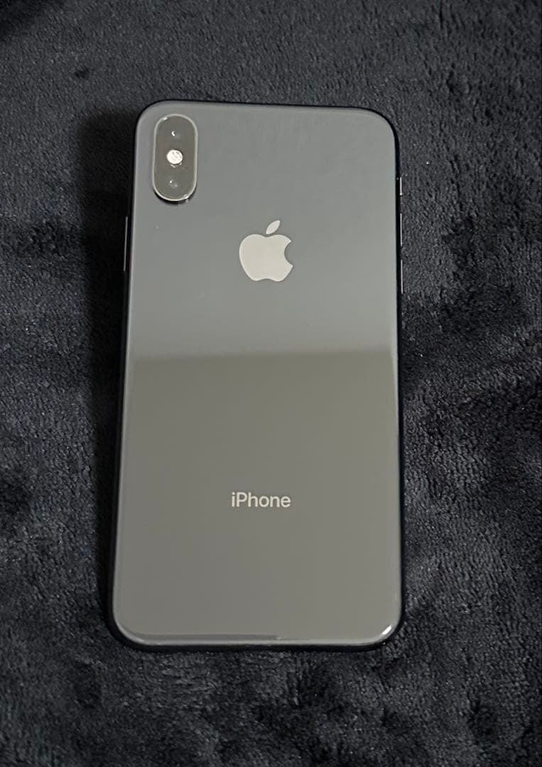 iPhone Xs 64GB ※画面ひびありSIMロック解除済み