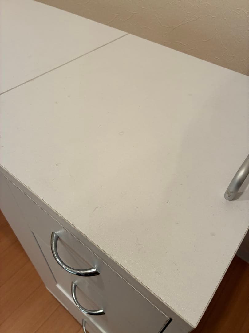 ネイルデスク　折りたたみネイルテーブル　キャスター付き