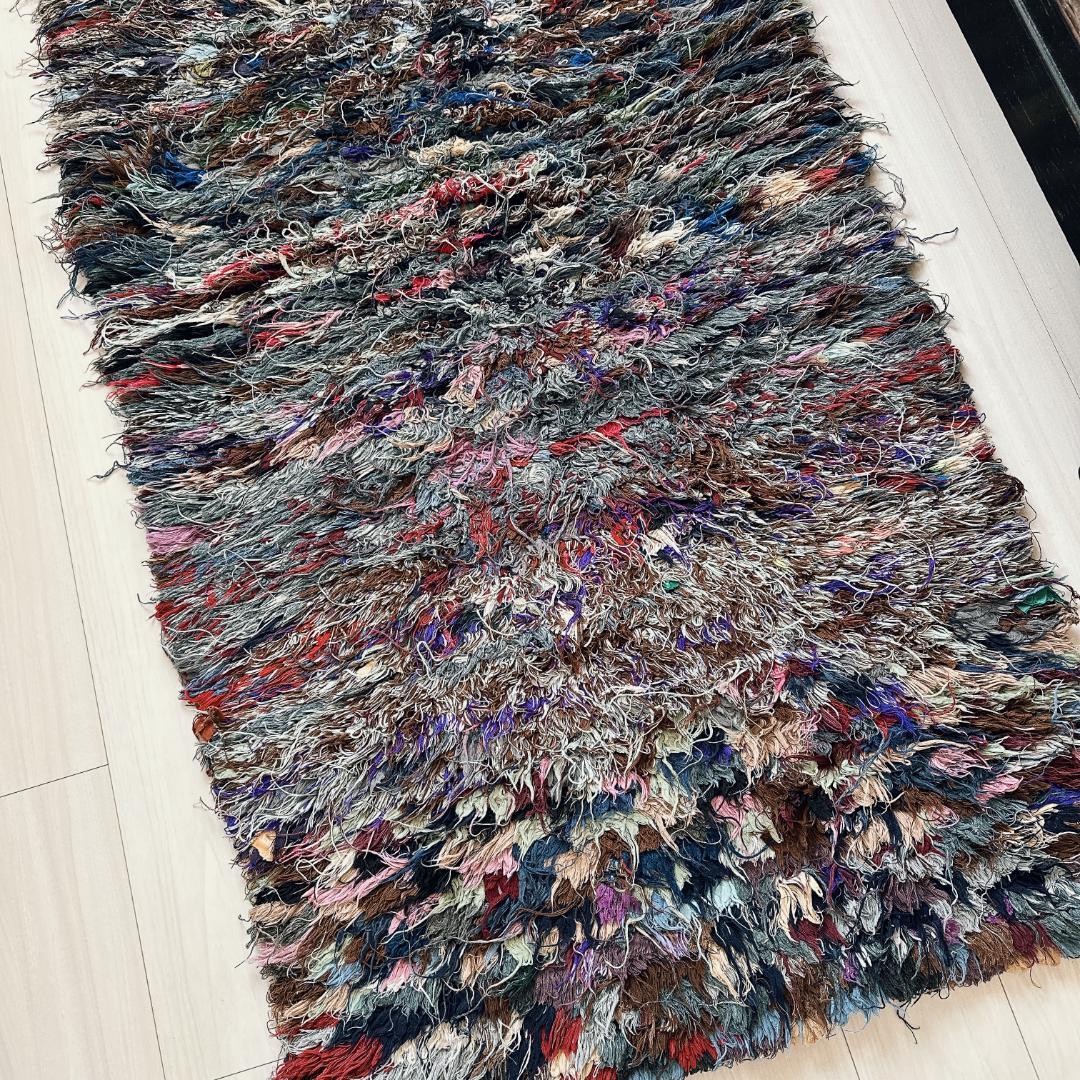 モロッコ製ヴィンテージラグ148 グレー ブルー ピンク パープル ブラウン