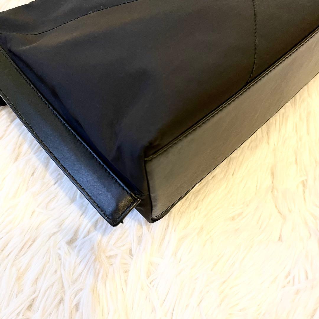 美品★サルヴァトーレフェラガモ スポーツ ワンショルダーバッグ ブラック