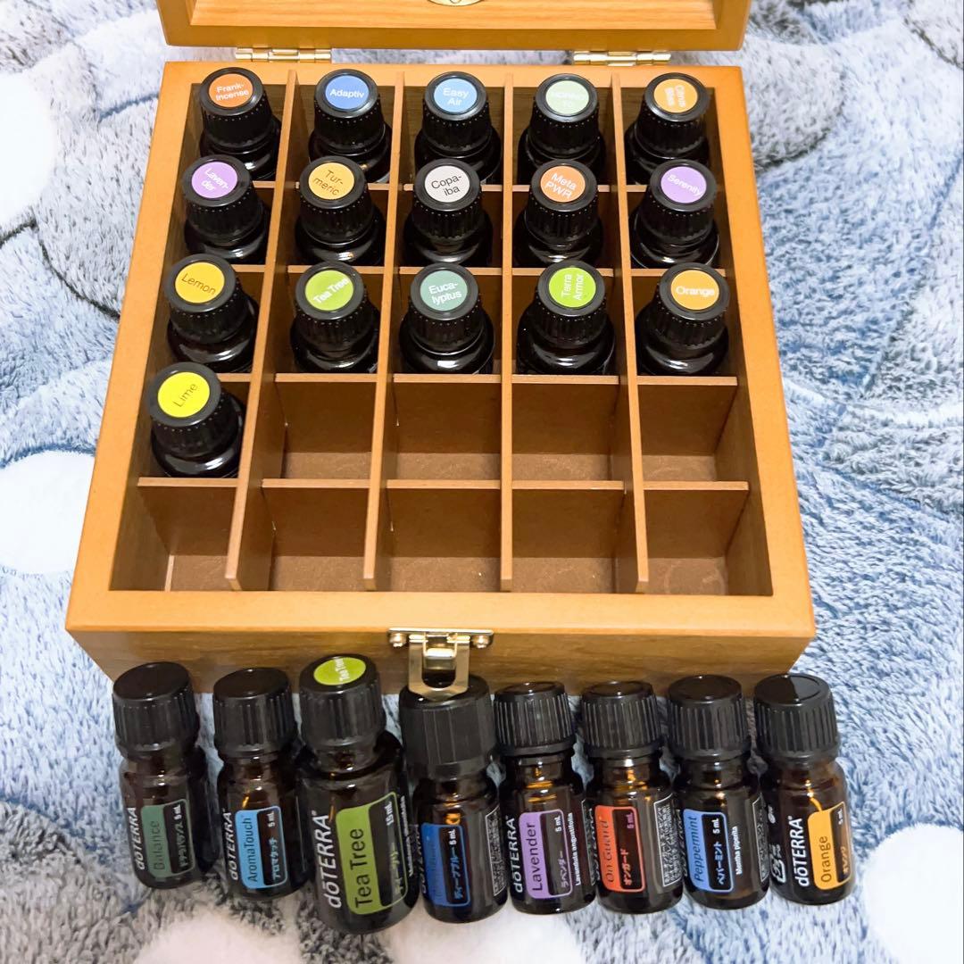 doTERRA アロマオイル収納ボックス 24本用+その他