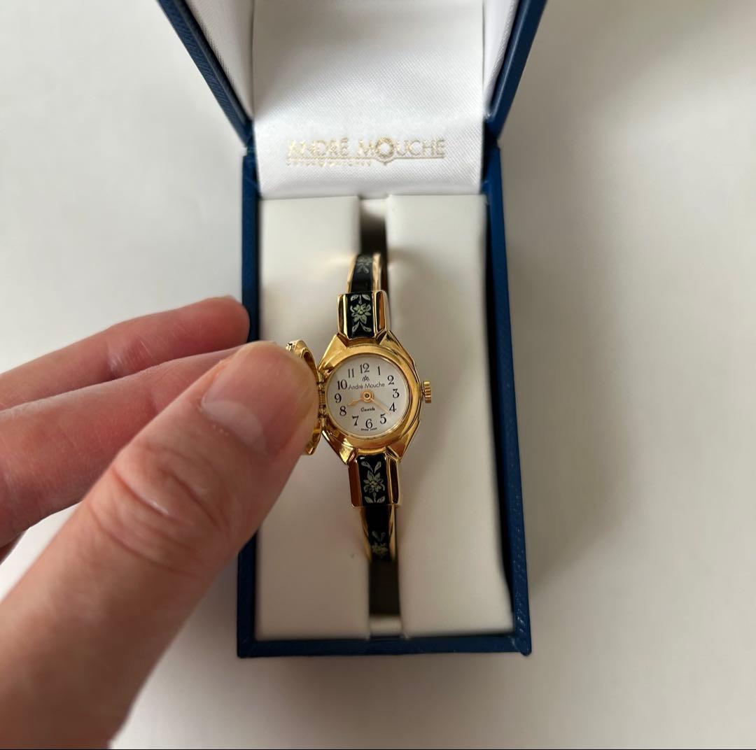 アンドレア・モーレ ゴールドバングル時計