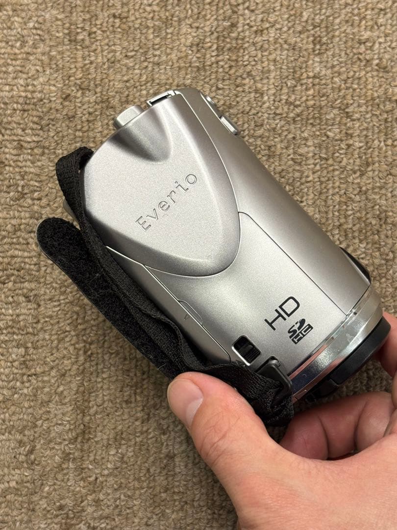 【極美品】JVC Everio GZ-HM320-S コンパクトビデオカメラ