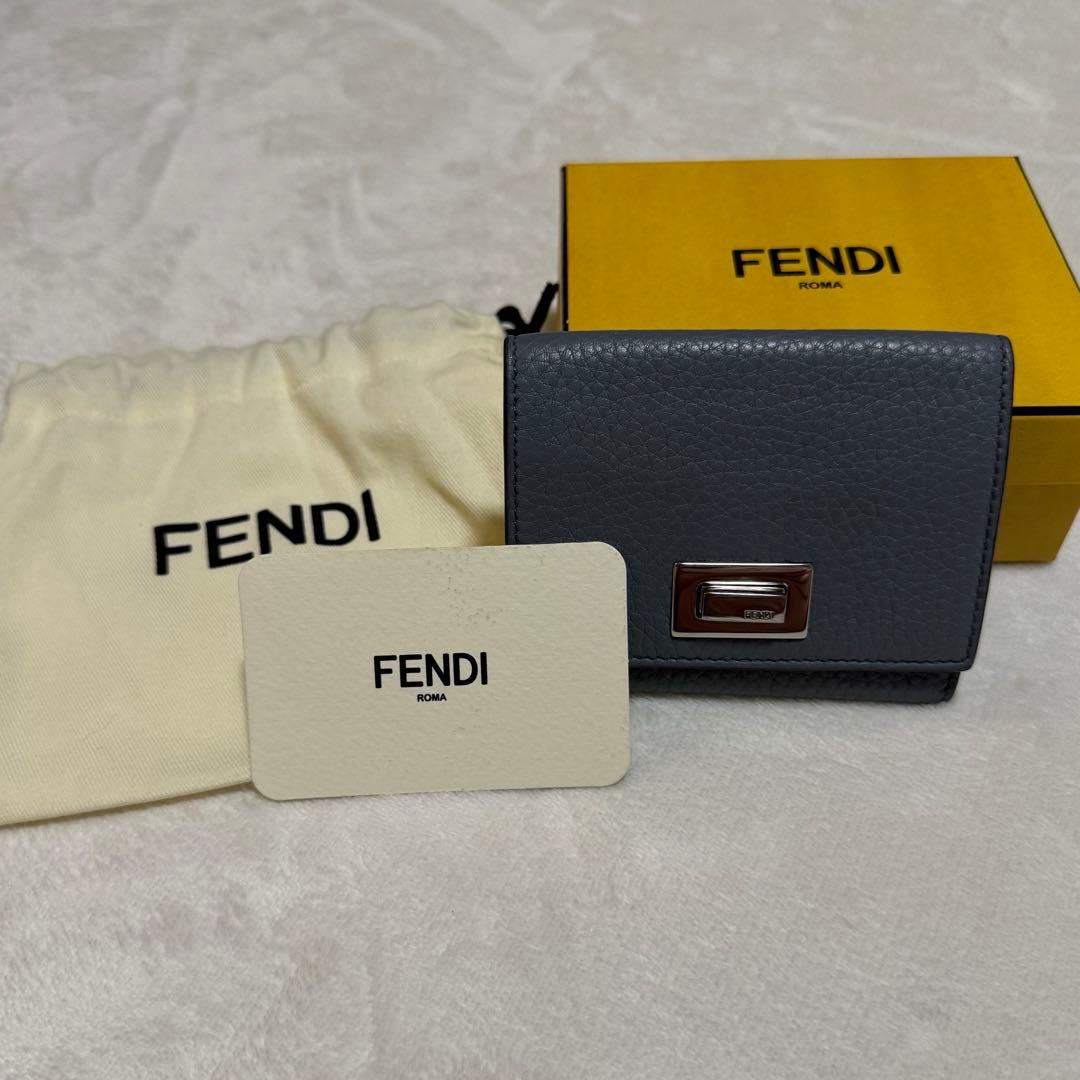 FENDI ピーカブー 名刺入れ 名刺ケース