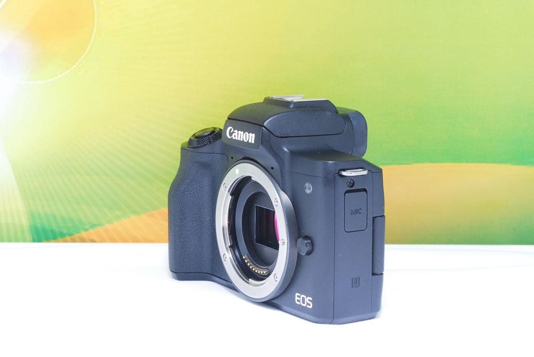 自撮りOK✨Wi-Fi搭載✨Canon EOS Kiss M レンズキット