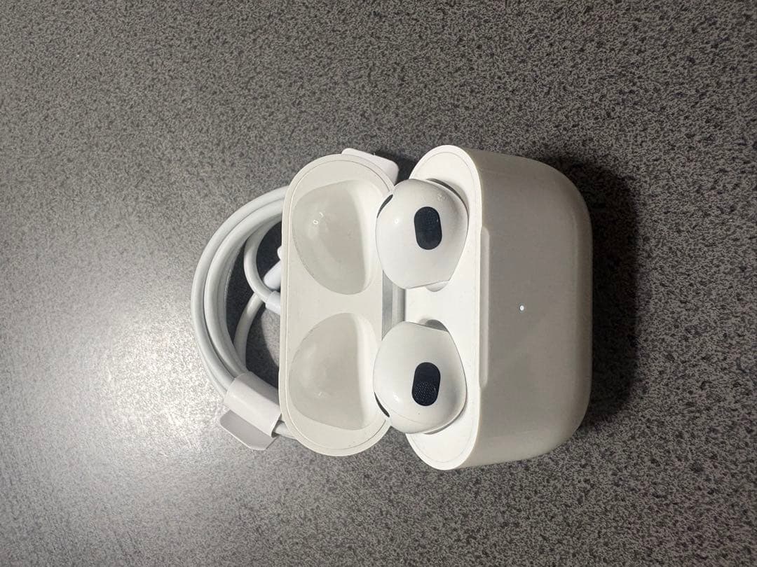 Apple AirPods (第３世代) 箱無し　ほぼ新品