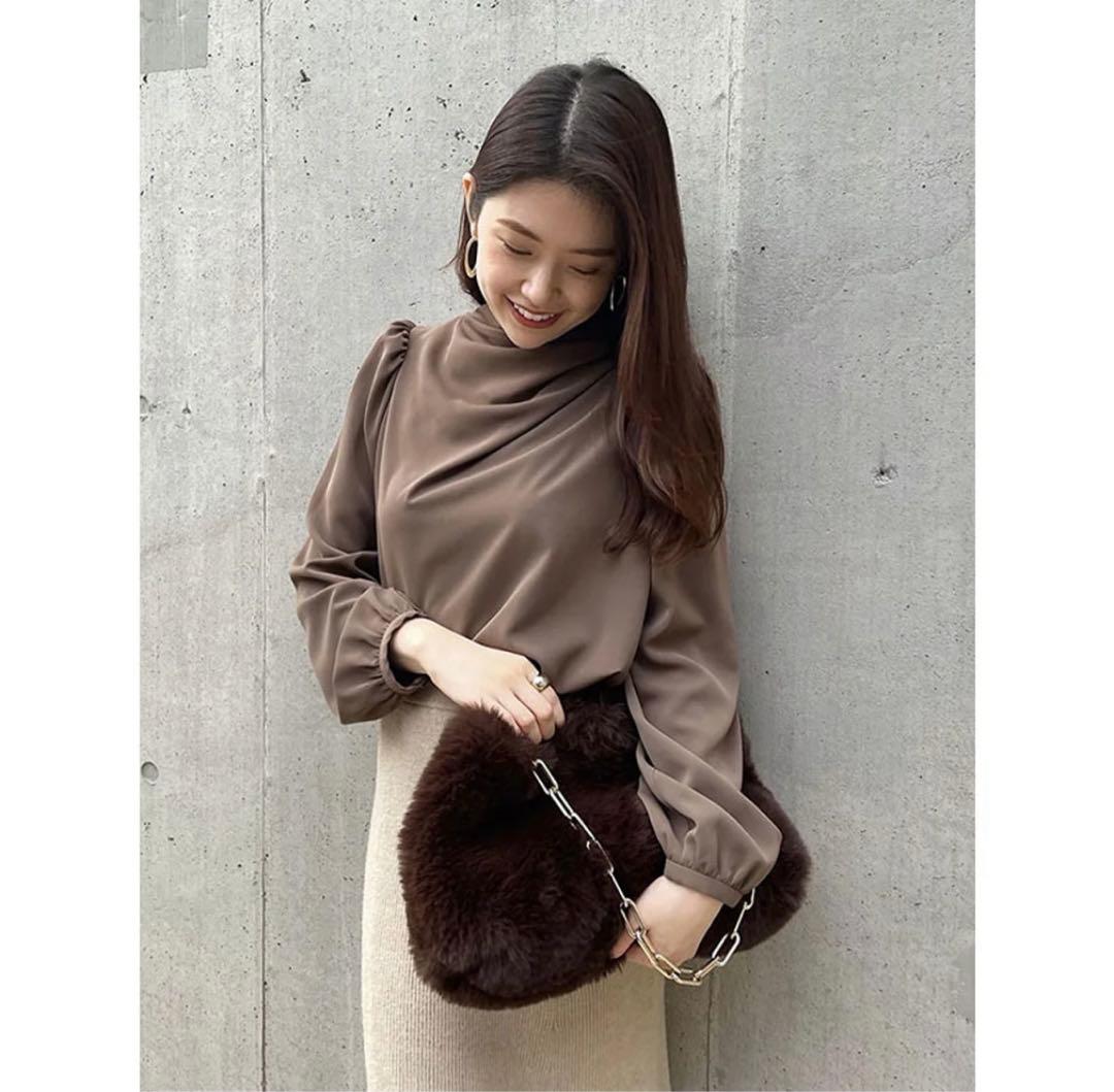 【anuans】アシンメトリードレープネックブラウス