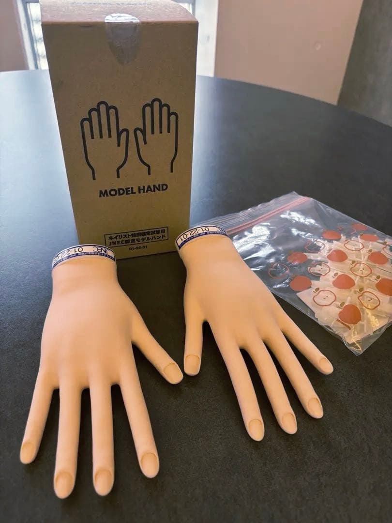 ほぼ新品 ネイリスト技能検定試験用　JNEC認定モデルハンド
