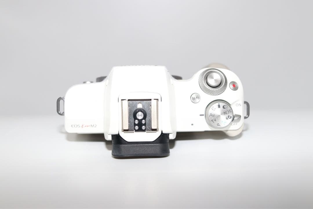☆美品【Canon】EOS Kiss M2 + 15-45mm キャノン