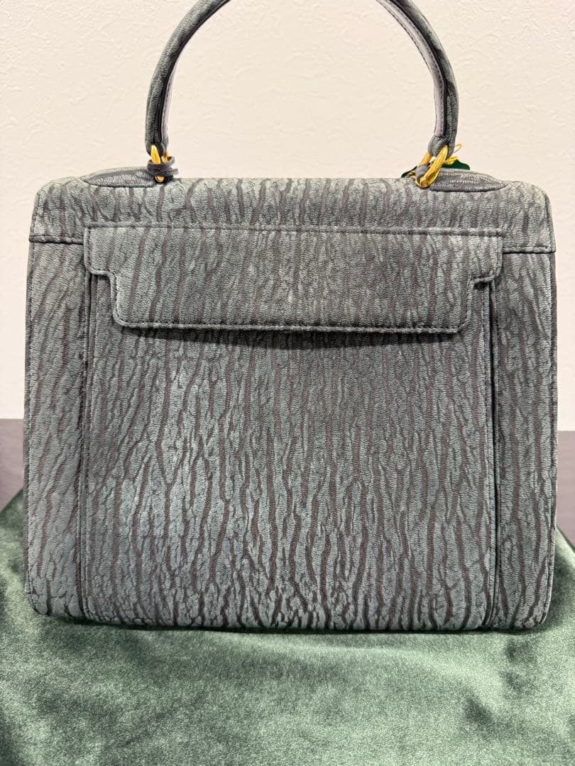 ★未使用級★ JRA認定 アザラシ本革 ハンドバッグ 鍵付き 高級感漂う逸品♪