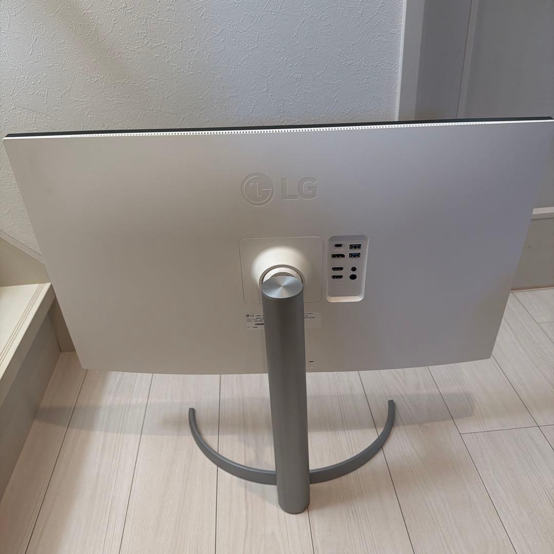 LG モニター 32UP550 本体 付属品あり　特注ケース付　31.5インチ