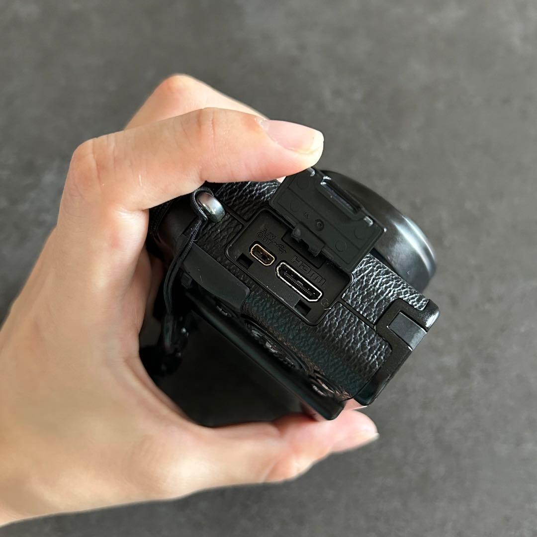 FUJIFILM　X10　デジタルカメラ