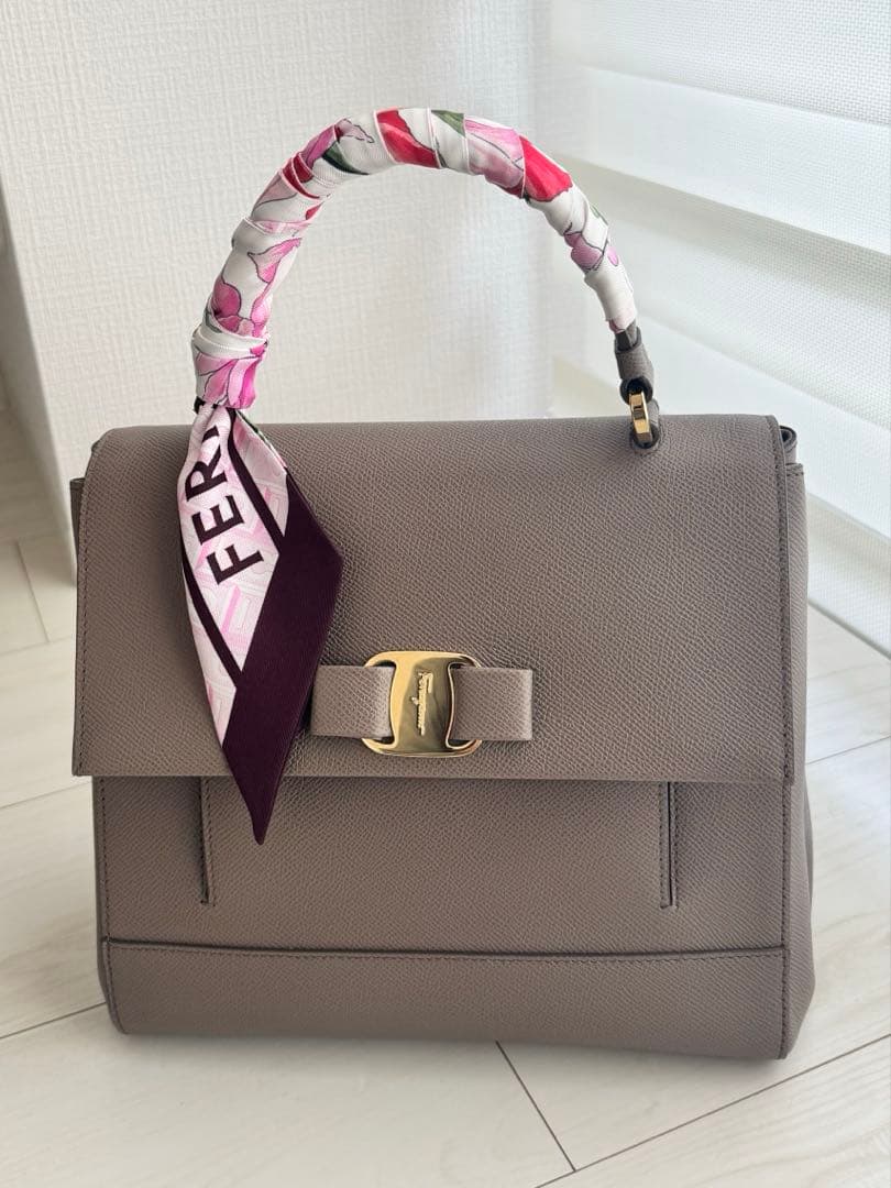 値下げ可★フェラガモ2wayハンドバッグ★バンドゥ付