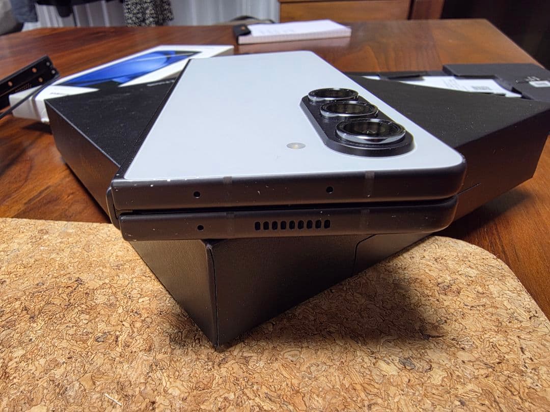 SAMSUNG Galaxy Z Fold 5 直販1TBモデル　オマケ付き