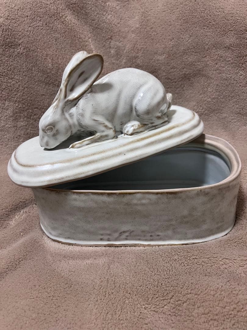 Yarnnakarn Rabbit Container うさぎ　小物入れ　置物
