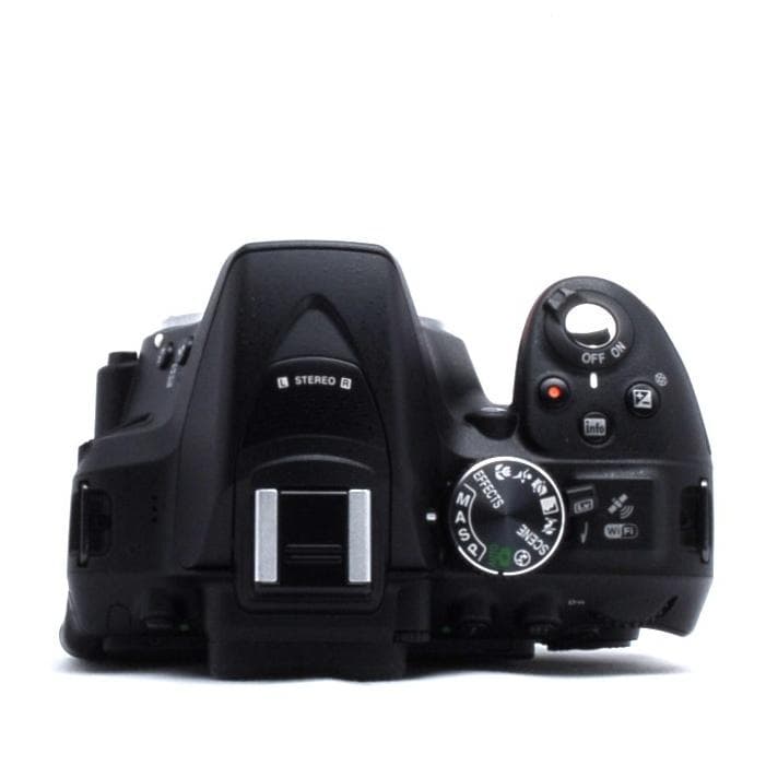 ★ショット数、外観新品級★Wi-Fi搭載★自撮り可能★Nikon D5300★