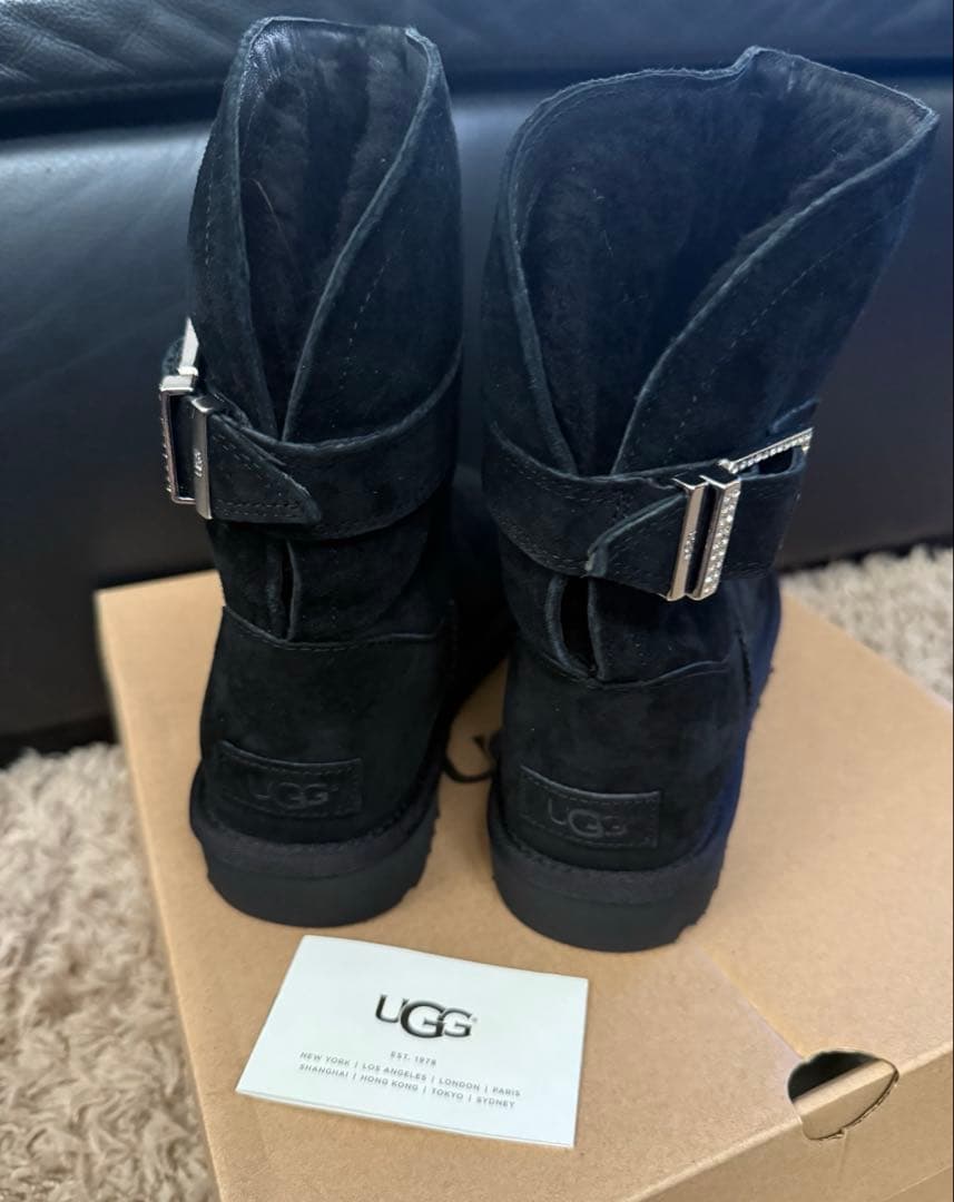 連休お値下げ中アグムートンブーツ