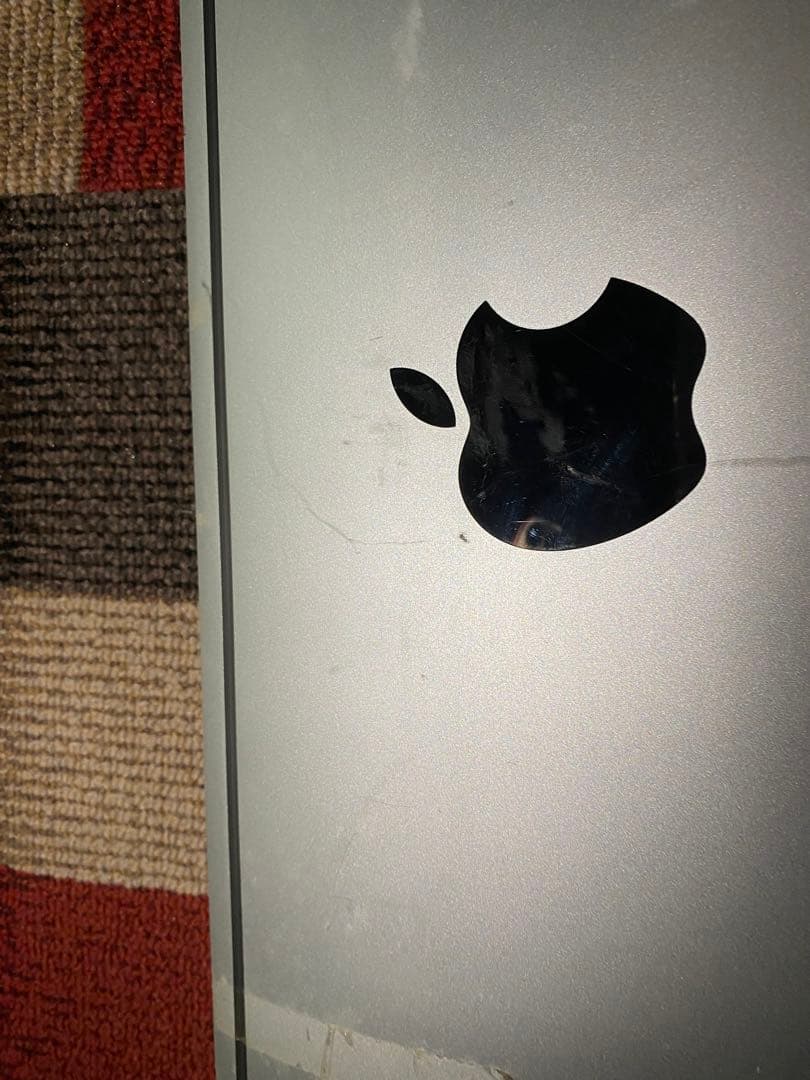 ④ iMac 21.5インチ　Mid 2011 ジャンク品