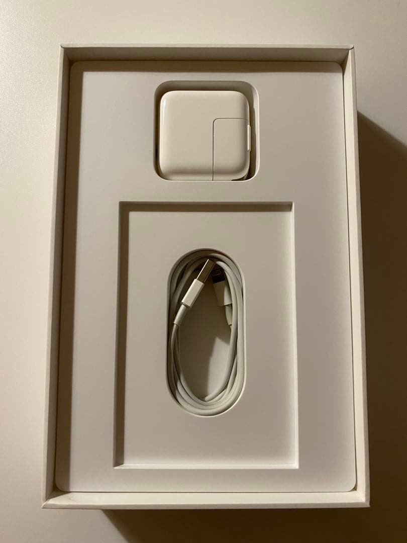 【美品】iPad mini4 32GB Wi-Fi + Cellular