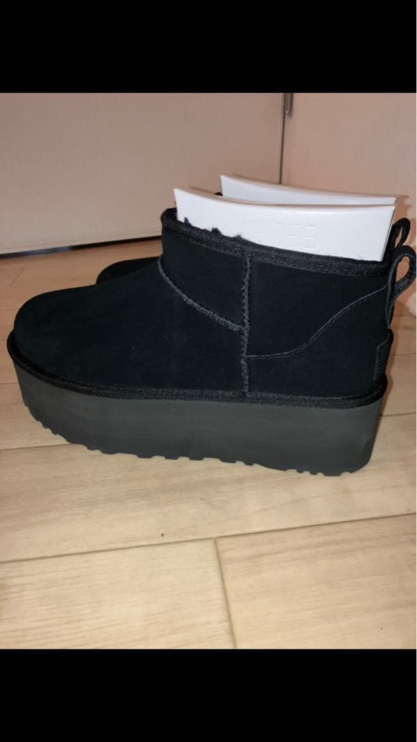 UGG Classic Ultra Mini Platform ブラック　美品