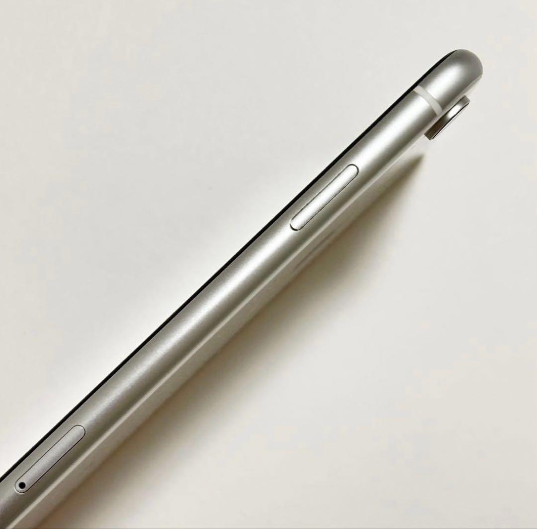 iPhone XR ホワイト 128GB