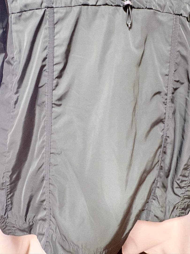 t*o様 美品　モンクレール　ナイロン　スプリングコート　フリル　OUTREME