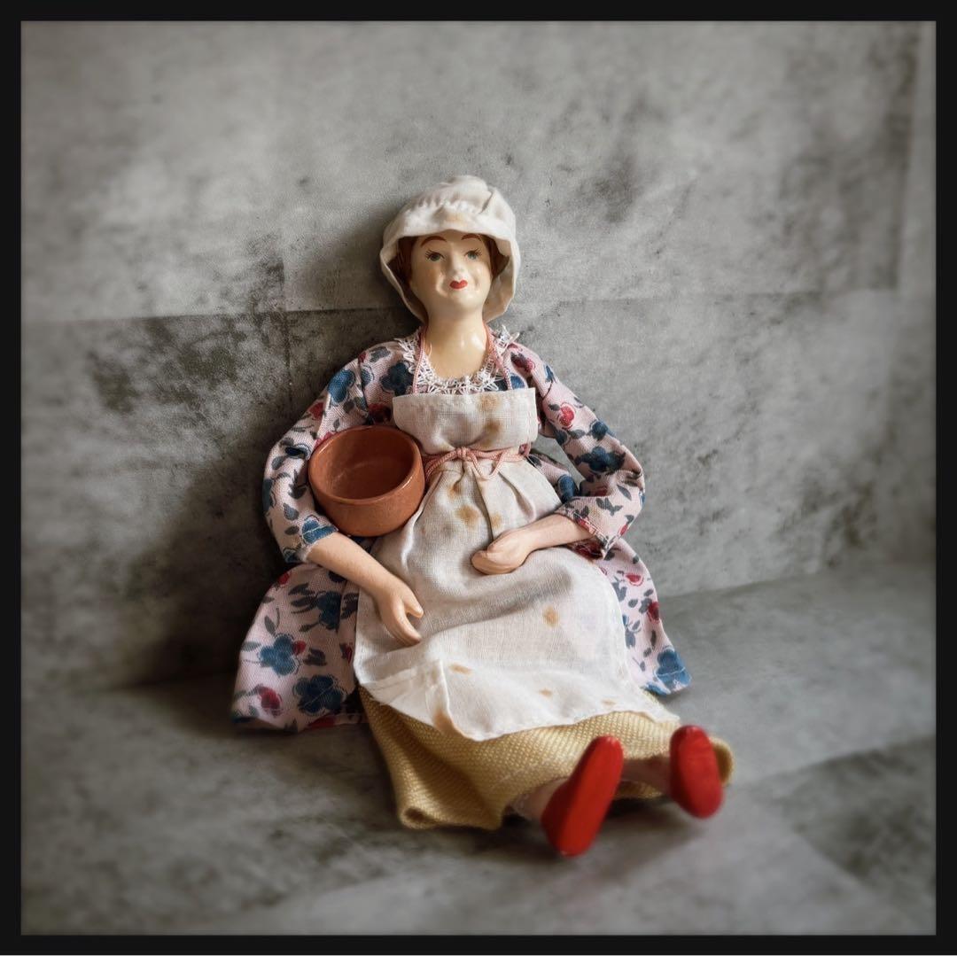 珍品ヴィンテージ マザーグースのビスクドールと絵本のセット